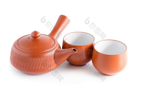 日本人茶水放置.陶器的茶水pot和一s茶水ming杯子Isol一ted向