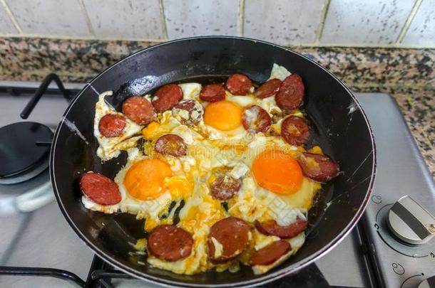 土耳其的香肠鸡蛋为早晨早餐