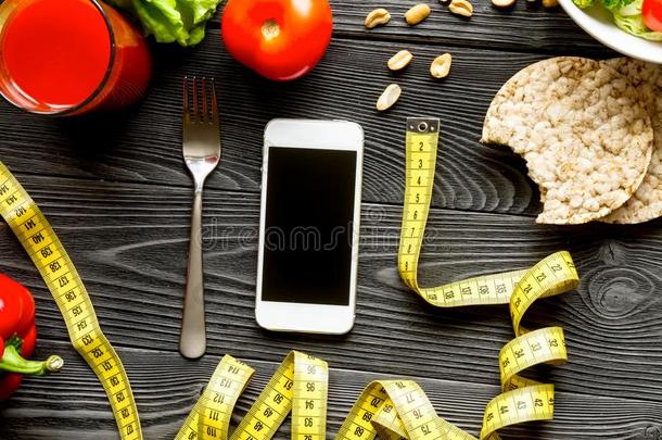 观念<strong>日</strong>常饮食和智能<strong>手机</strong>和蔬菜愚弄在上面
