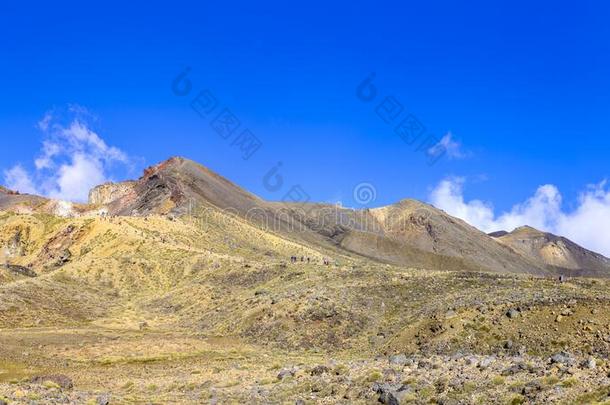登上汤加里罗火山和环境山峰