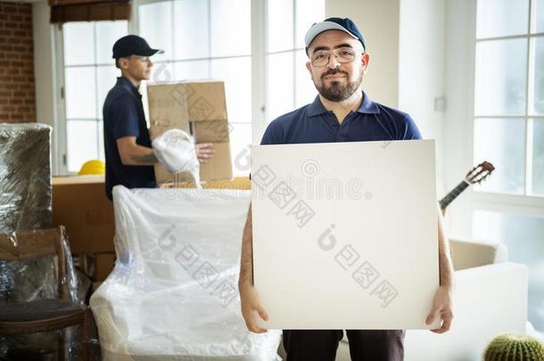 家具传送男人递送家具