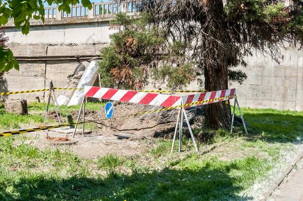 重建关于地下的暖气装置管道体系采用指已提到的人市民