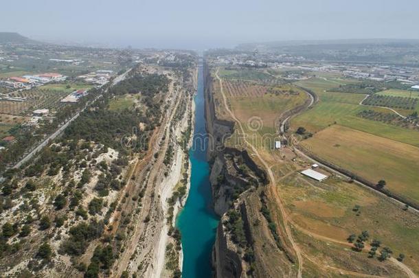 空气的看法关于著名的科林斯湾科林斯地峡运河关于地峡,伯罗奔尼撒半岛.