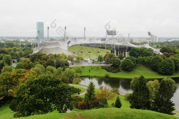 一看法从奥林匹亚堡向好极了公园,慕尼黑,德国