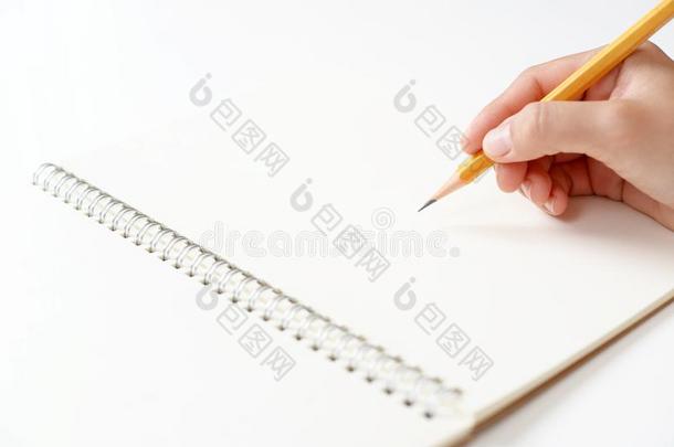 笔记簿和铅笔