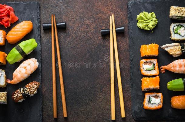 寿司,梅基,生鱼片寿司和寿司辗放置顶看法
