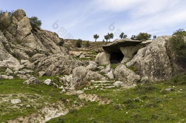 洞穴咖啡馆采用卡拉布里亚区和风景由石头构成的