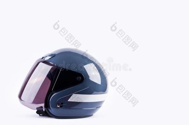 摩托车头盔是（be的三单形式安全设备向白色的背景头盔
