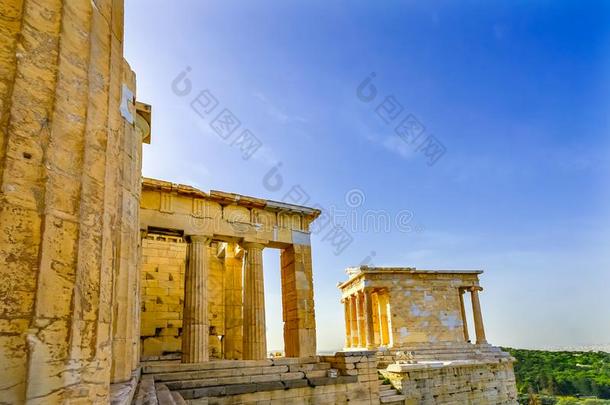 庙雅典娜耐克通廊古代的入口毁坏古希腊城市的卫城一