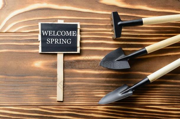 欢迎春季符号和工具向表