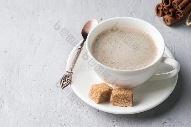 海特Height的变体咖啡豆<strong>杯</strong>子和茶<strong>杯托</strong>和奶起泡沫和手杖食糖向c向c