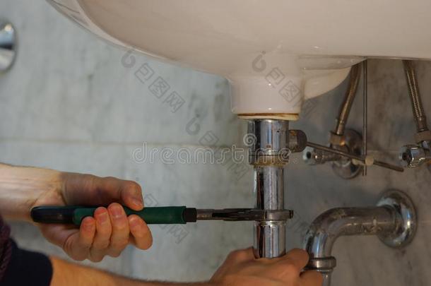 水管装置修理服务.