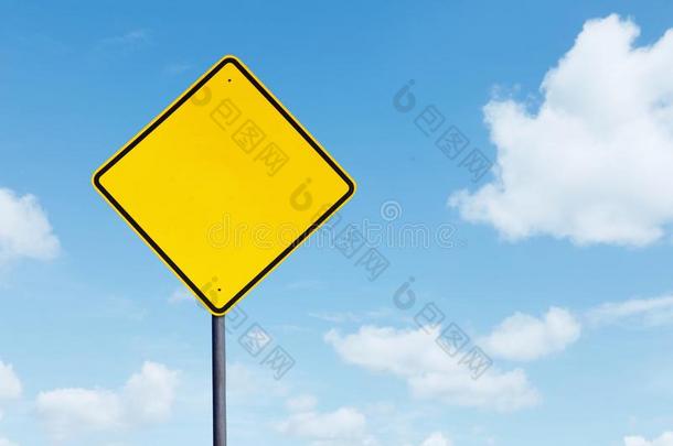 空白的黄色的公路符号
