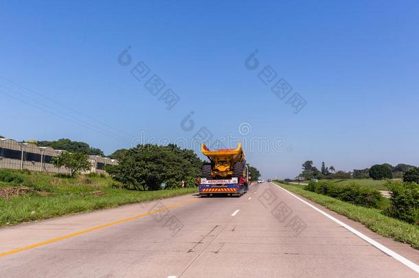 反常的<strong>货车运输</strong>搬运人公路