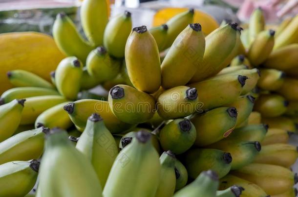 束关于香蕉采用交易