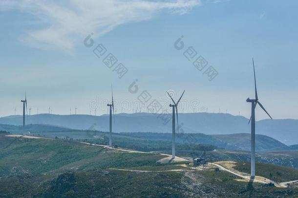 风车电的发电机塔采用葡萄牙