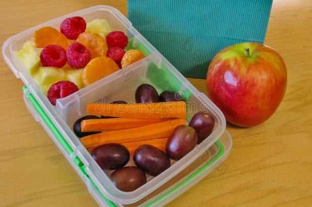 新鲜的,健康的食物为学校或w或k素食者午餐