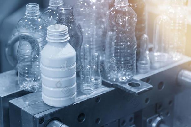 指已提到的人各种各样的类型关于塑料制品瓶子产品和注射模子