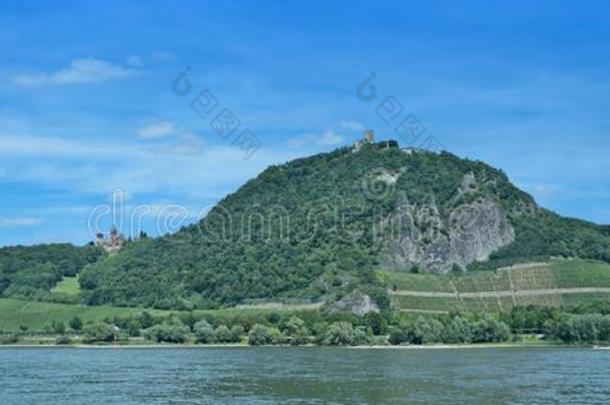 透长正基粗面岩和德拉肯堡,七<strong>峰山</strong>,莱茵河河,德国