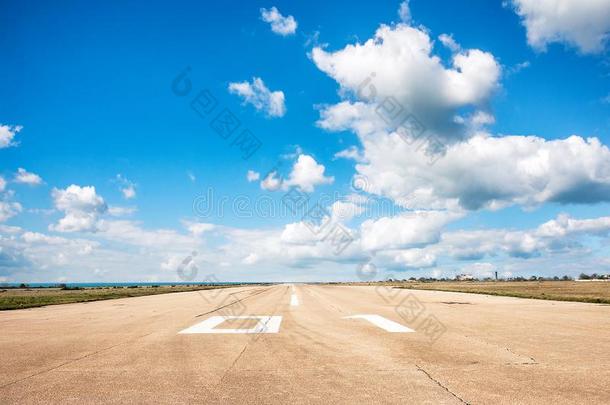 跑道,飞机跑道采用指已提到的人机场term采用al和mark采用g向蓝色Slovakia斯洛伐克