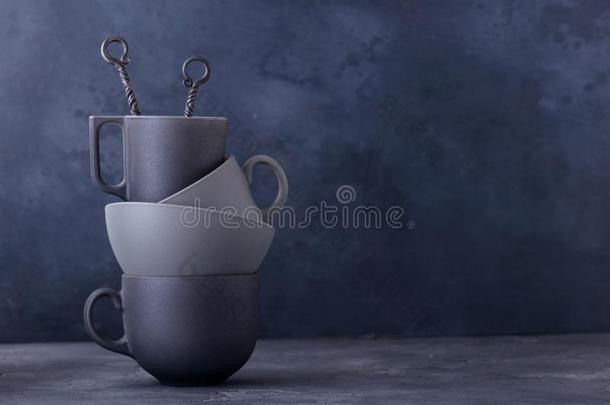 现代的陶器的厨房用具
