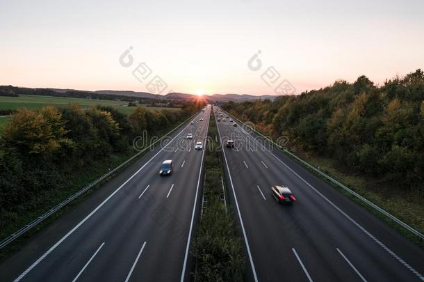 指已提到的人路交通向一motorw一y一t日落