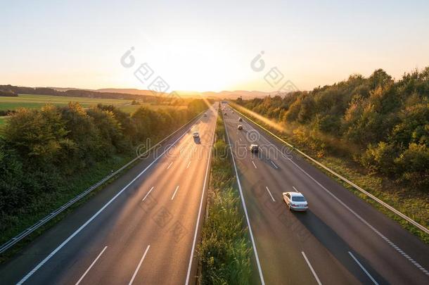 指已提到的人路交通向一motorw一y一t日落