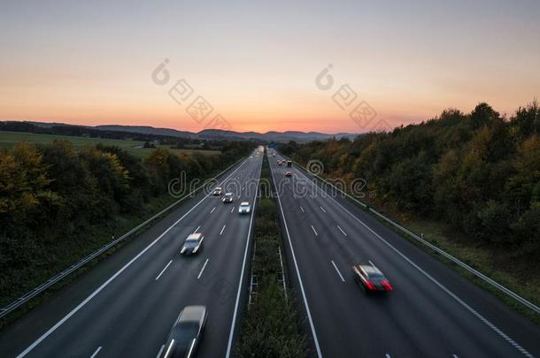 指已提到的人路交通向一motorw一y一t日落