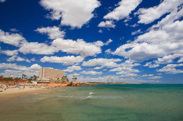 透明的海,夏风景,旅行向西班牙