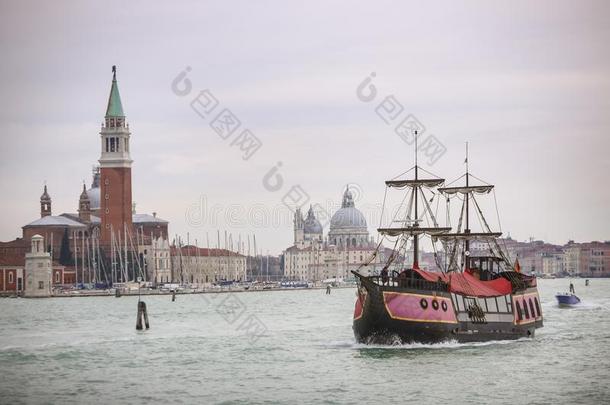 单层甲板大帆船船采用威尼斯