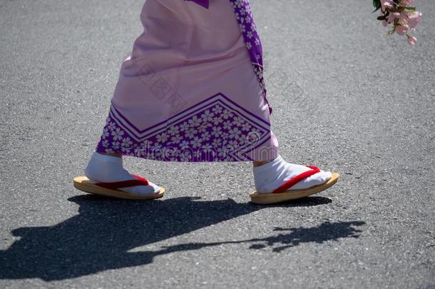 女人使人疲乏的传统的日本人两个有趾的<strong>制表</strong>符短袜