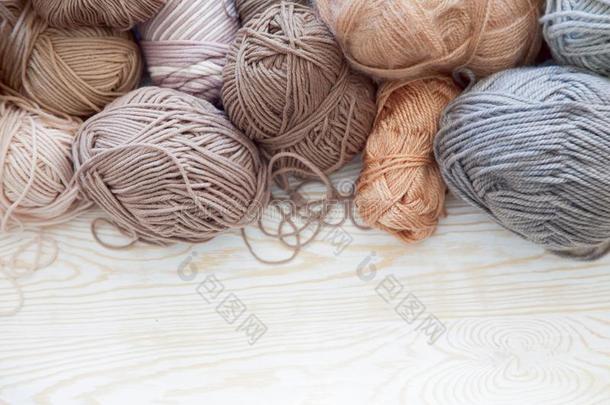 羊毛和棉纱为编结物关于中立的自然的颜色.背