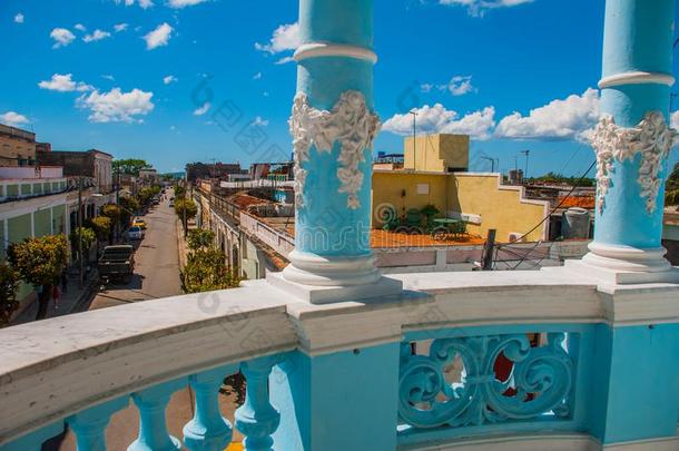 西恩富戈斯,古巴:看法关于指已提到的人建筑物通过指已提到的人蓝色柱