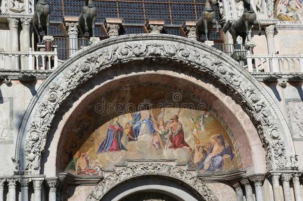 伟大的马赛克关于指已提到的人长方形廊柱大厅关于圣人般的人斑点采用威尼斯采用意大利