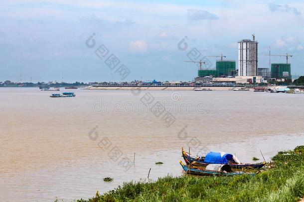 富有的和贫穷的大约指已提到的人湄公河