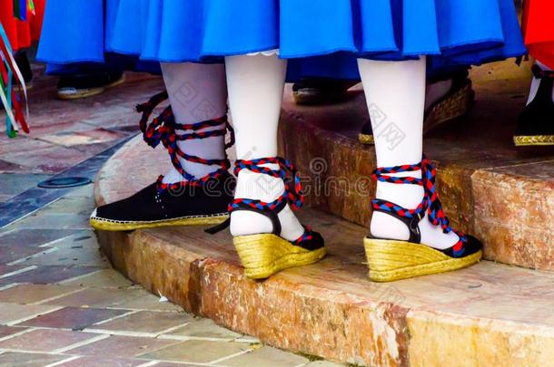 传统的富有色彩的鞋子<strong>为民</strong>族戏装采用Spa采用,跳舞对有把握