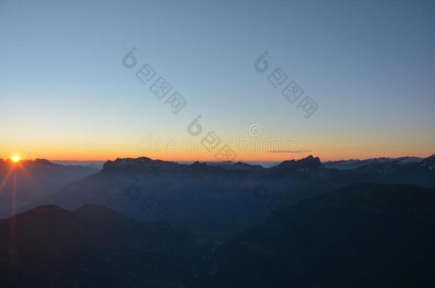 montane山地森林空白的山丘