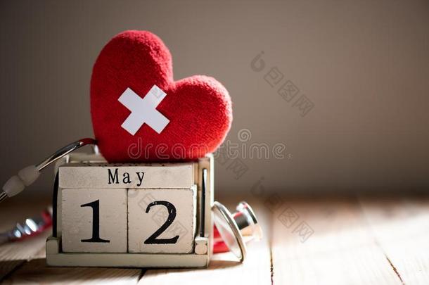 木制的块日历为国际的护士一天,aux.可以12.