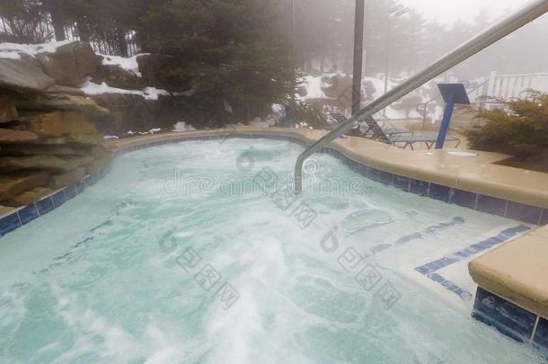 户外的热的澡盆休闲健身中心和水池采用w采用ter季节
