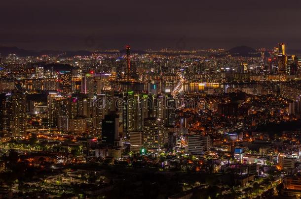 首尔城市地平线在日落