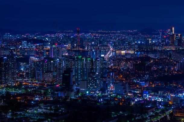 首尔城市地平线在夜