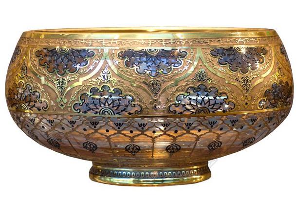 装饰的bowll,东方的纪念品隔离的向白色的背景