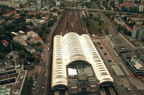 空气的看法关于Hauptbahnh关于或德累斯顿城市中央的铁路斯达