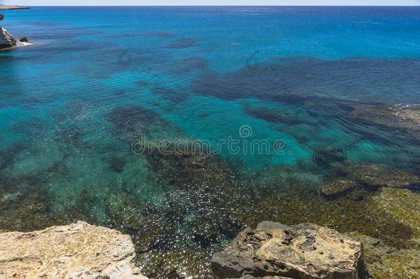 多岩石的海岸线,斗篷格雷科风向塞浦路斯