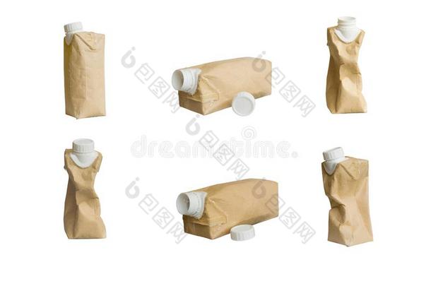 收集棕色的奶尤指装食品或液体的)硬纸盒是（be的三单形式弄皱是（be的三单形式olated