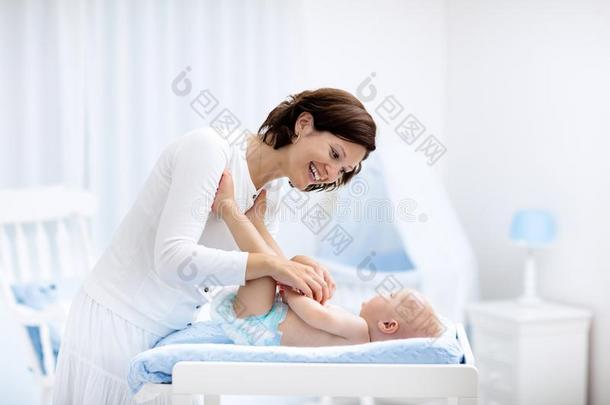 母亲和婴儿向替换表
