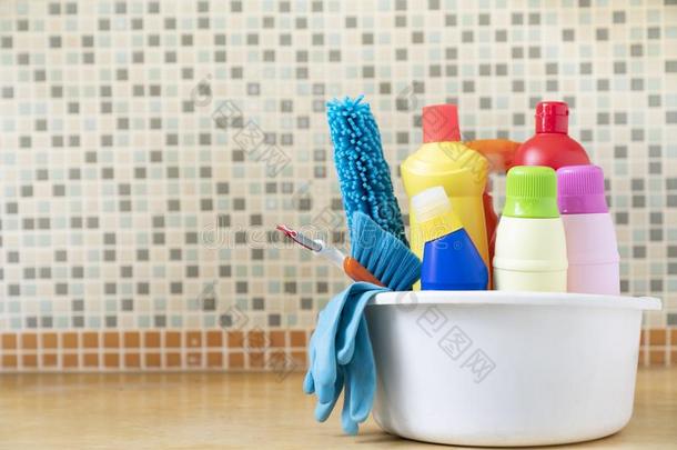 房屋清洁产品采用指已提到的人厨房房间