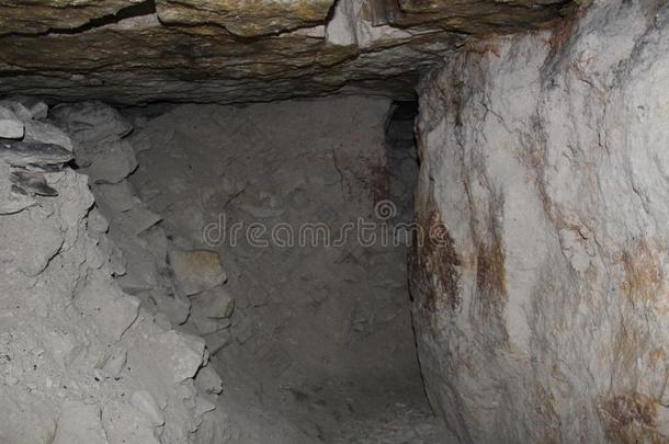 照片地下的,采石场创造的人工地为指已提到的人提取