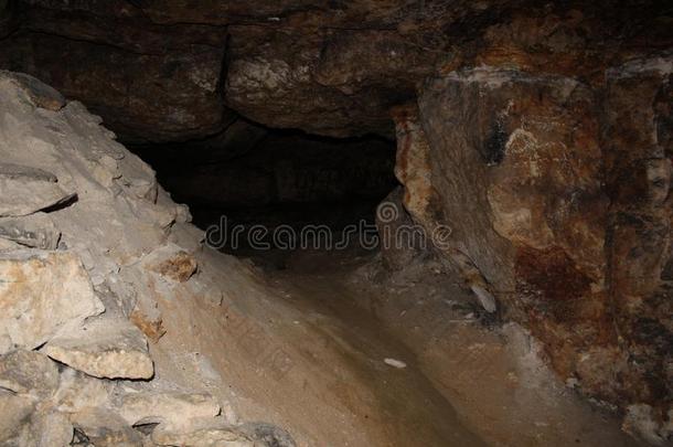照片地下的,采石场创造的人工地为指已提到的人提取