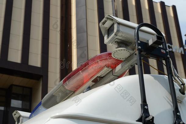 指已提到的人体系关于全景的控制关于指已提到的人公路在旁边警察部门汽车.